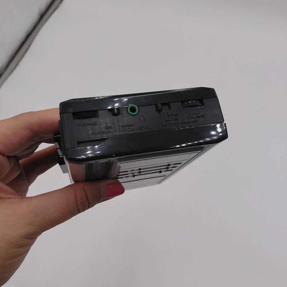 Sony Walkman WM-F43 AM/FM Cassette Player No Headphones Radio Working, Read